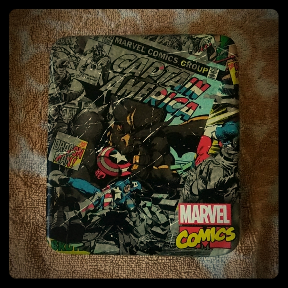 Marvel Comics Captain America Men's Slimfold Walle